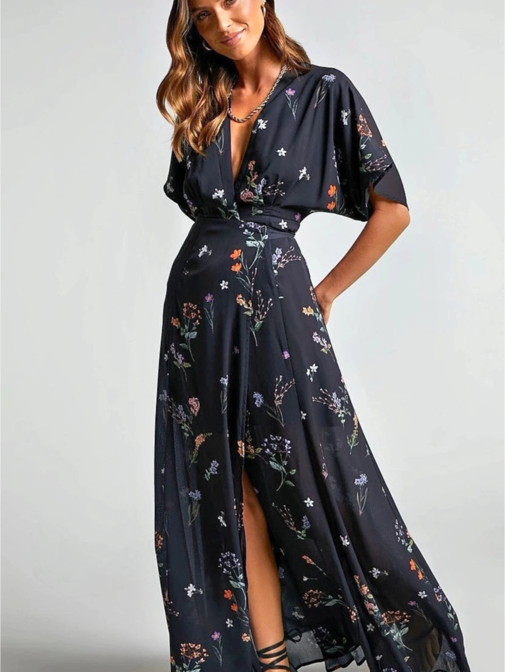 Showpo Floral Maxi Dress in Black & Multicolor Size 8
